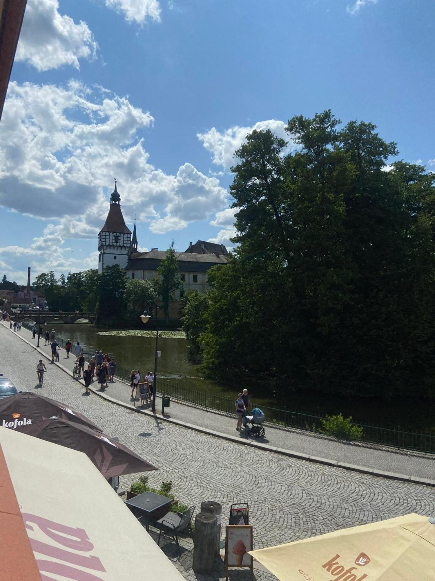 Apartmany V Podzamci V Blizkosti Zamku Блатна Экстерьер фото